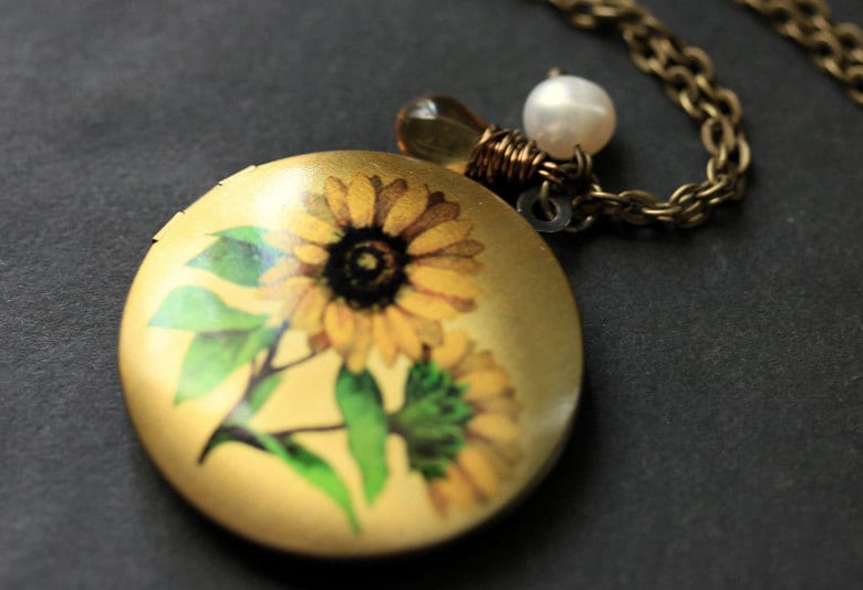Sonnenblume Halskette. Locket Medaillon. Bronze Halskette Mit Honig Träne Und Perle. Handmade Schmuck von TheTeardropShop