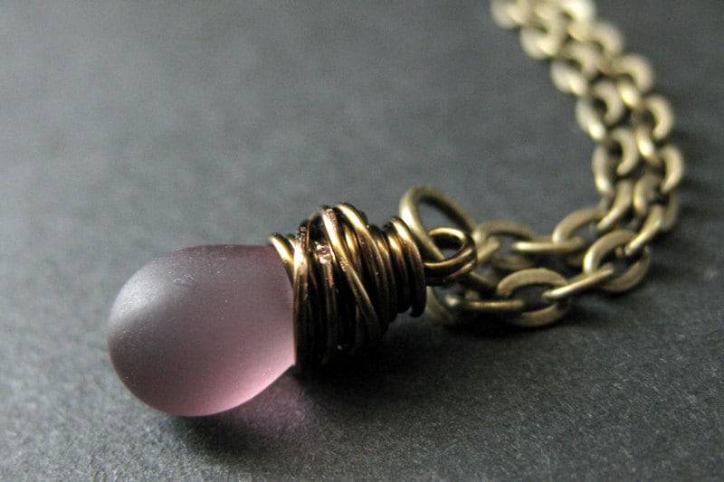 Tropfen Halskette. Bewölkt Lila Teardrop Halskette in Bronze. Brautjungfer Handmade Schmuck von TheTeardropShop