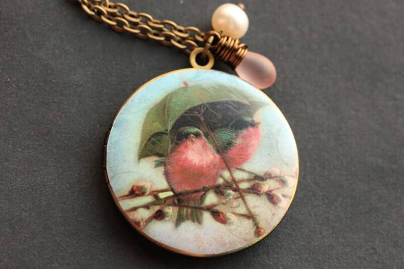 Vogel Locket Halskette. Lovebirds Regentag Umbrella Halskette Mit Wire Wrapped Teardrop Und Perle. Handmade Schmuck von TheTeardropShop