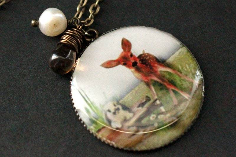 Wald Halskette. Baby Reh Anhänger Mit Braun Glas Träne Und Süßwasser Perle. Wildtier Schmuck. Handmade von TheTeardropShop