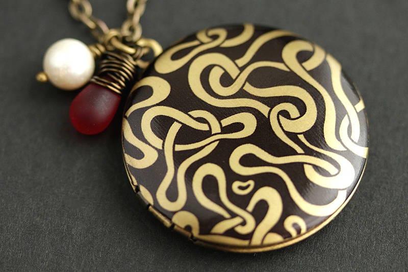 Wiggle Locket Halskette. Tangles Halskette Mit Glastropfen Und Süsswasserperle Charm. Inspiriert Escher Handmade Schmuck von TheTeardropShop