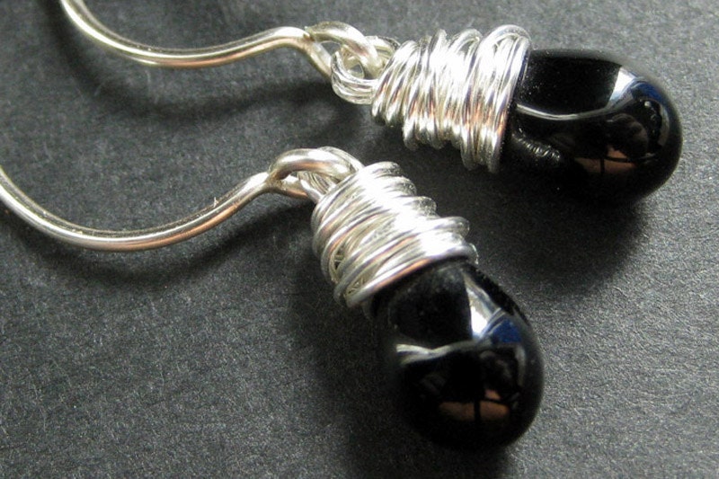 sterling Silber Ohrringe - Schwarze Ohrringe. Draht Gewickelt Teardrop Handmade Schmuck von TheTeardropShop