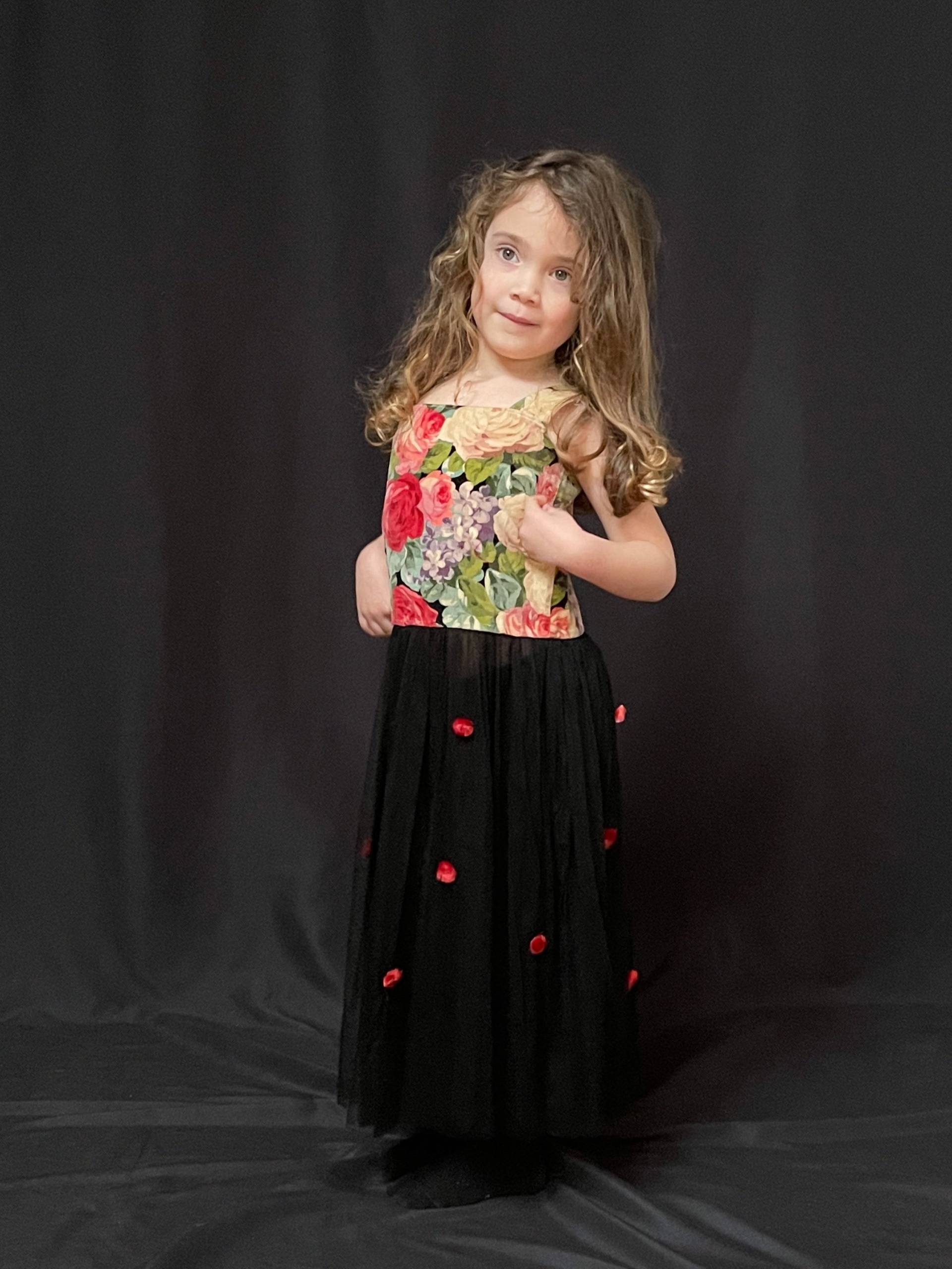 Kinderkleid Rose Gedruckt Samt Mieder 1930 Kinder-Party-Kleid Für Besondere Anlässe Antikes Kleid Mit Rosen-Druck Kinderkleid Rose Gedruckt Samt Mieder 1930 Kinder-Party-Kleid Für Besondere Anlässe Antikes Kleid Mit Rosen-Druck von TheTextileTreasury