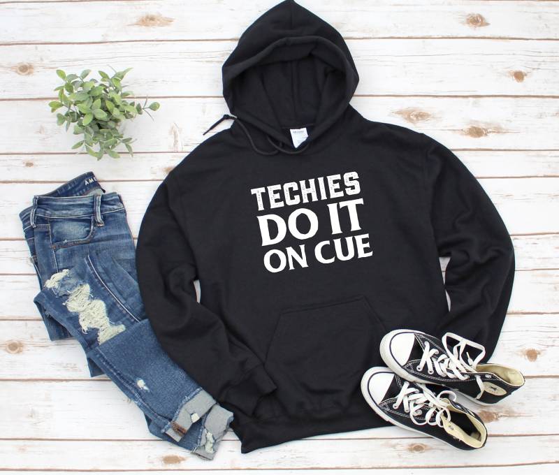 Techies Tun Es Auf Cue Lustiges Stage Crew T-Shirt Für Theaterliebhaber von TheTheatreLife