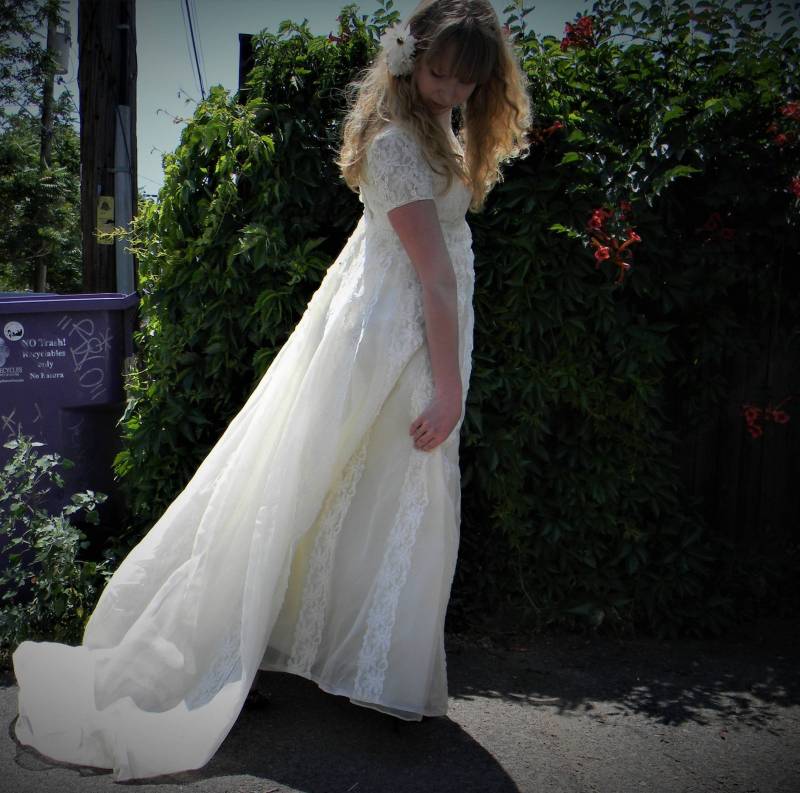 1960Er Vintage Bianchi Spitze Brautkleid Gr S 1960Er Vintage Bianchi Spitze Brautkleid Gr S von TheThingsIDreamed
