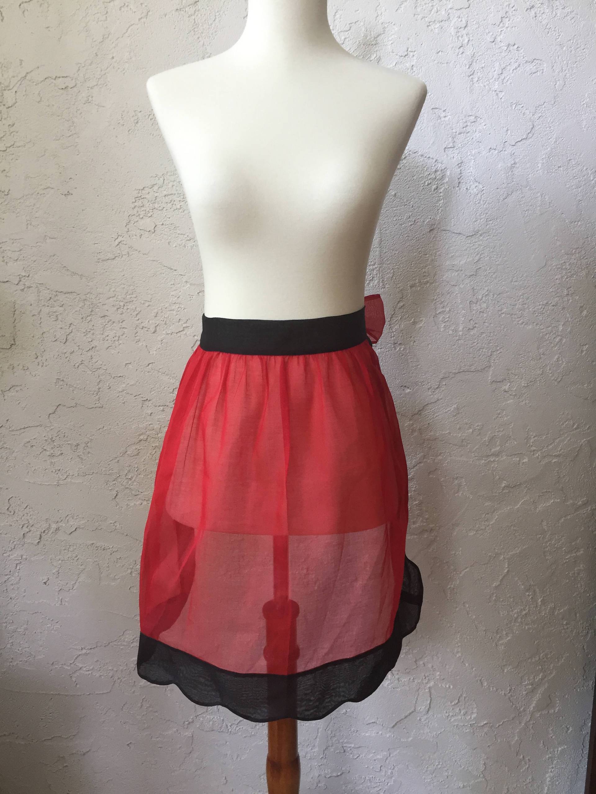 Vintage Rot Und Schwarz Schiere Schürze Vintage Rot Und Schwarz Schiere Schürze von TheThingsIDreamed