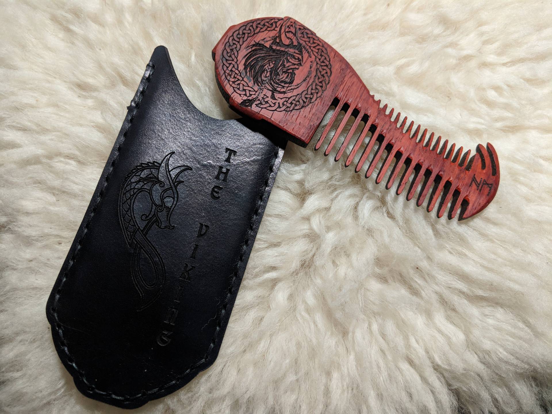 Der Wikinger Bartkamm Der Wikinger Bartkamm von TheThistleandBone