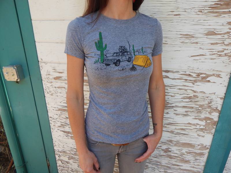 Desert Camping 4Runner Saguaro Shirt Damen Tri-Blend T Kaktus Design von TheTinyFarmer