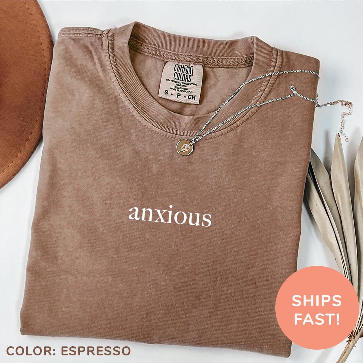 Komfort Colors® Ängstlich Shirt Angst Bewusstsein Mental Gesundheit Overthinking Geschenk Für Ängstlich Frauen von TheTinyThreadsCo