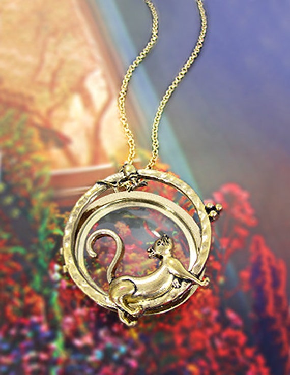 Cat & Mouse 6-Fach Lupe Seite Offen Magnet Anhänger Halskette, 30 Zoll Plus 3 von TheTizana