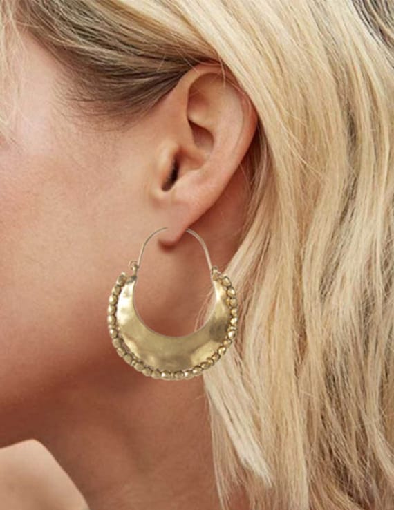 Halbkreis Gehämmerte Metall Perlen Tropfen Creolen von TheTizana