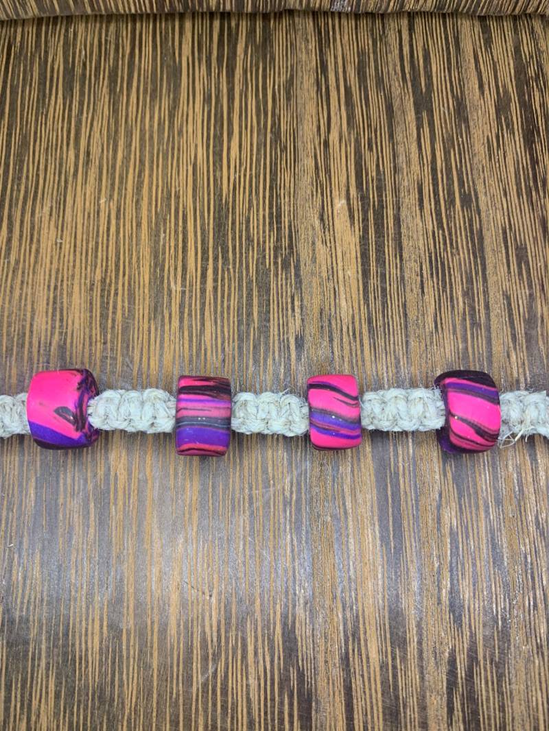 Handgemachte Hanf Kette Mit Handgefertigten Polymer Clay Perlen von TheTwistedSkipper