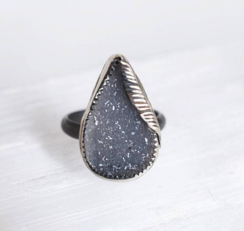 Size 8 Sterling Silber Ring Druzy Tröpfchen Grau Großer Statement Achat Size 8 Sterling Silber Ring Druzy Tröpfchen Grau Großer Statement Achat von TheTwoHandExchange