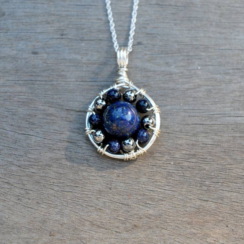 Lapis Und Goldstone Orbit Draht Gewickelt Anhänger Lapis Und Goldstone Orbit Draht Gewickelt Anhänger von TheUmbrellaBird