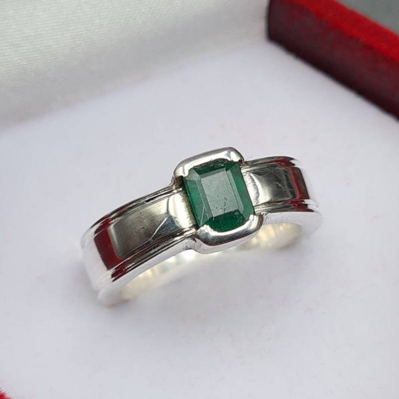 Natürlicher Unbehandelter Grüner Smaragd Ringe Für Männer Unheated Emerald Gem Promise Ring 2, 5 Karat Stein Band | Verlobungsringe/Trauringe von TheUniqueJewel