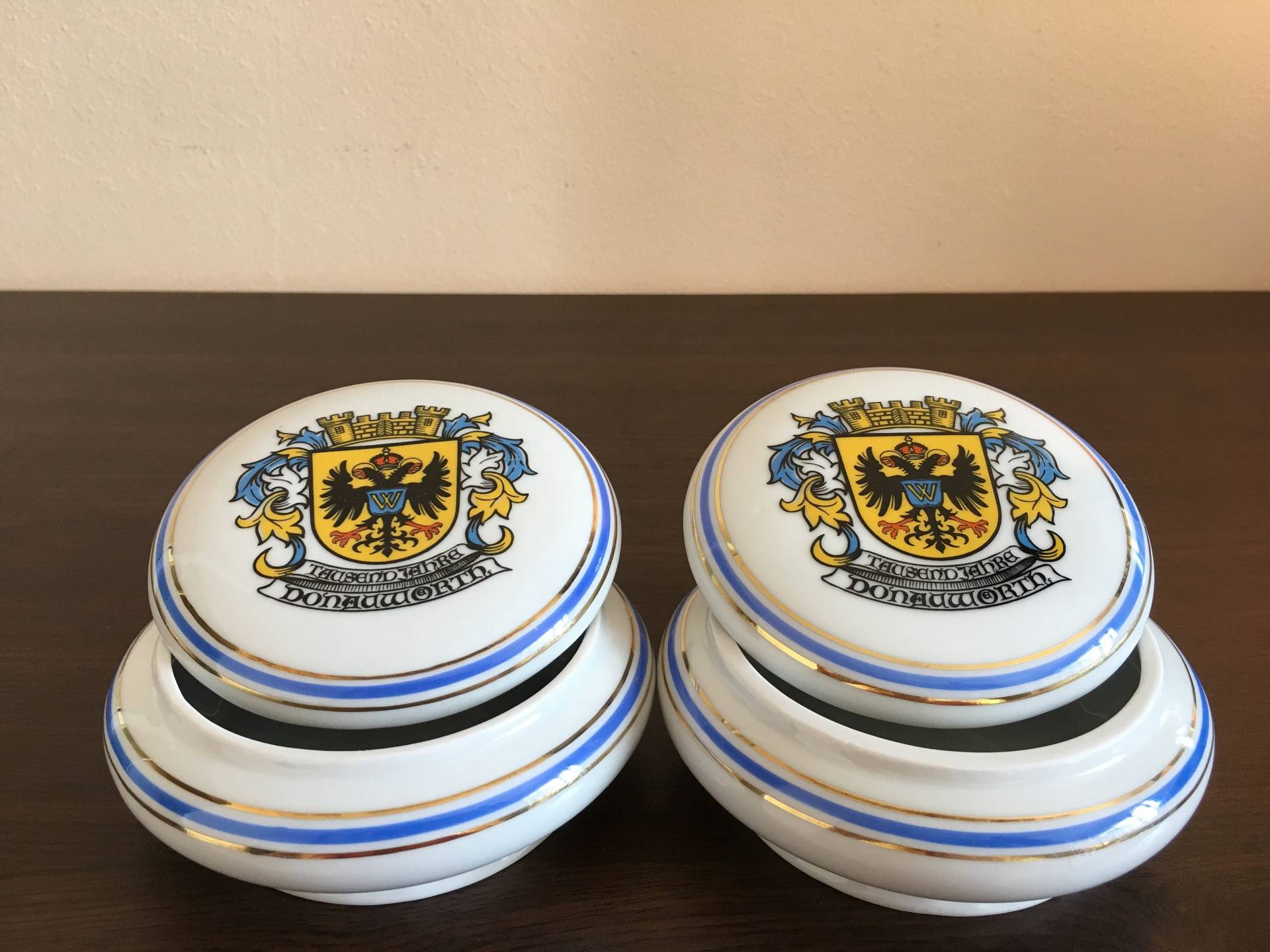 2 Schmuckdosen Aus Porzellan - Schmuckdose Mit Deckel Oder Pillendose Made in Bavaria Schmuckkästchen Memory Box 2 Schmuckdosen Aus Porzellan - Schmuckdose Mit Deckel Oder Pillendose Made in Bavaria Schmuckkästchen Memory Box von TheVINTAGEShopBG