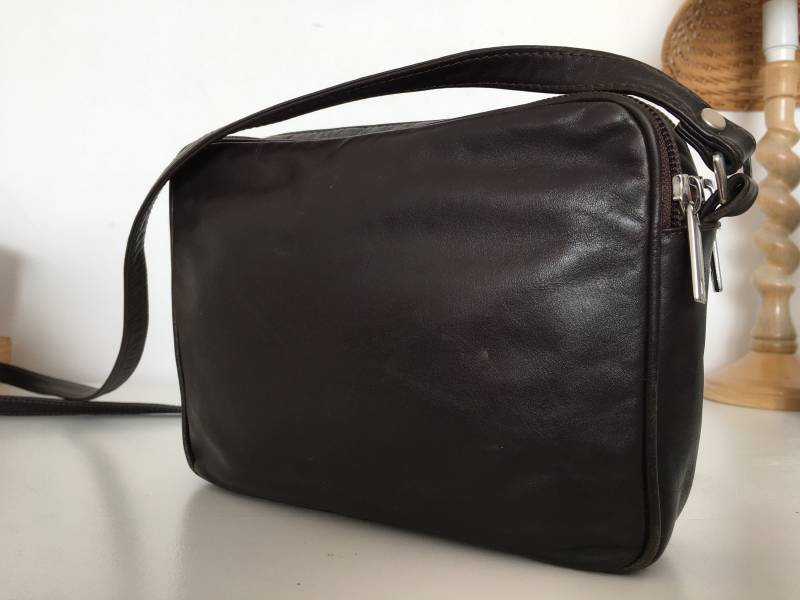Anna Minnozzi Echtledertasche - Umhängetasche Aus Echtem Leder Anna Minnozzi Echtledertasche - Umhängetasche Aus Echtem Leder von TheVINTAGEShopBG