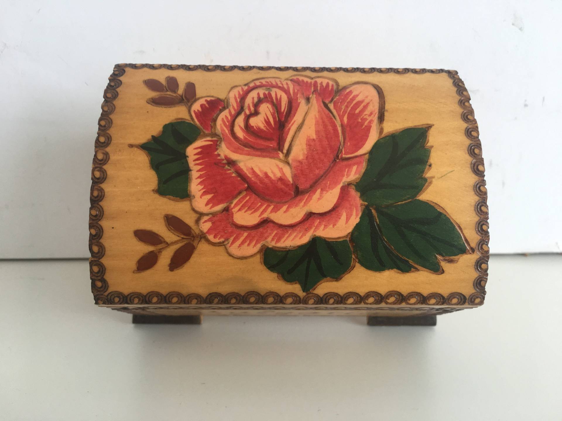 Nie Benutzt - Pyrographie Box Vintage Holzbox Handgemachte Schmuckbox Memory Retro Nie Benutzt - Pyrographie Box Vintage Holzbox Handgemachte Schmuckbox Memory Retro von TheVINTAGEShopBG