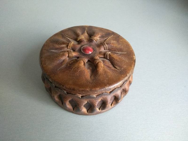 Vintage Echtleder Box - Lederbox Trinket Leder Schmuckbox Memory Vintage Echtleder Box - Lederbox Trinket Leder Schmuckbox Memory von TheVINTAGEShopBG
