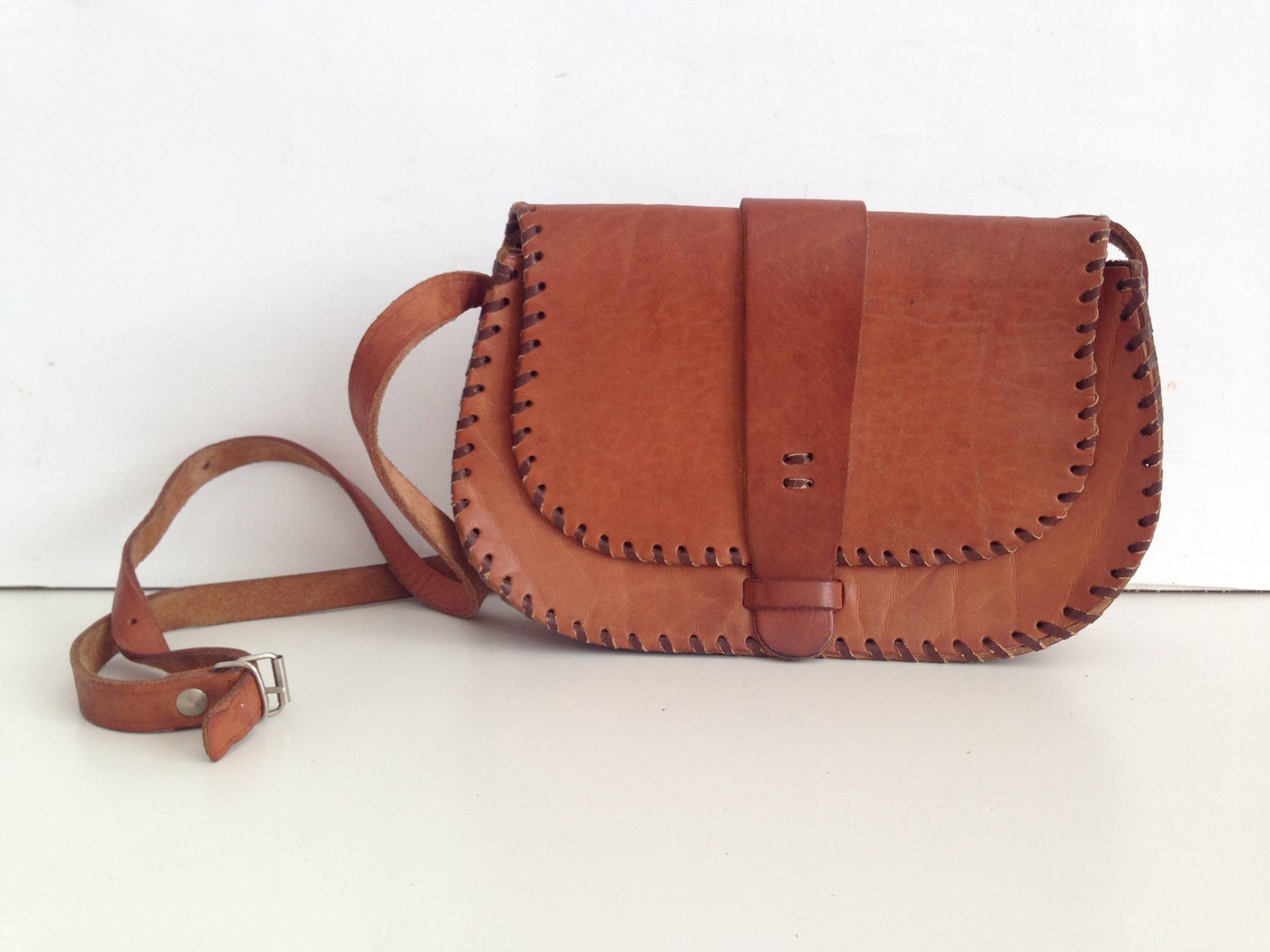 Vintage Echtleder Tasche - Retro Ledertasche Alte Aus 70' Braune Echt Leder Umhängetasche Vintage Echtleder Tasche - Retro Ledertasche Alte Aus 70' Braune Echt Leder Umhängetasche von TheVINTAGEShopBG