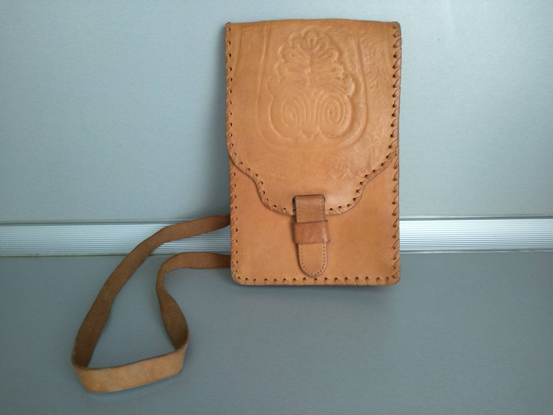 Vintage Echtleder Tasche - Retro Ledertasche Alte Aus 70' Braune Echt Leder Umhängetasche Vintage Echtleder Tasche - Retro Ledertasche Alte Aus 70' Braune Echt Leder Umhängetasche von TheVINTAGEShopBG