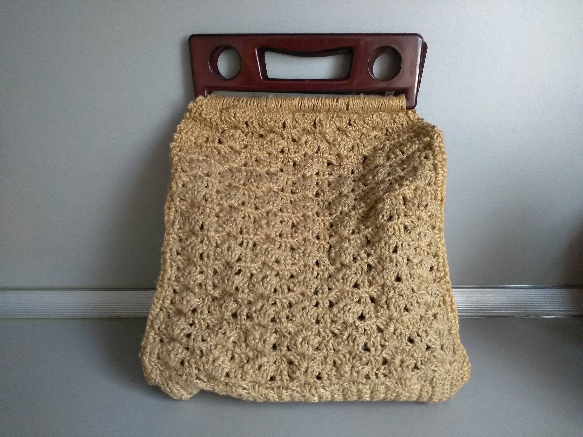 Vintage Häkeltasche - Handgewebte Tasche Mit Kunststoffgriffen Einkaufstasche Handgemachte Vintage Häkeltasche - Handgewebte Tasche Mit Kunststoffgriffen Einkaufstasche Handgemachte von TheVINTAGEShopBG