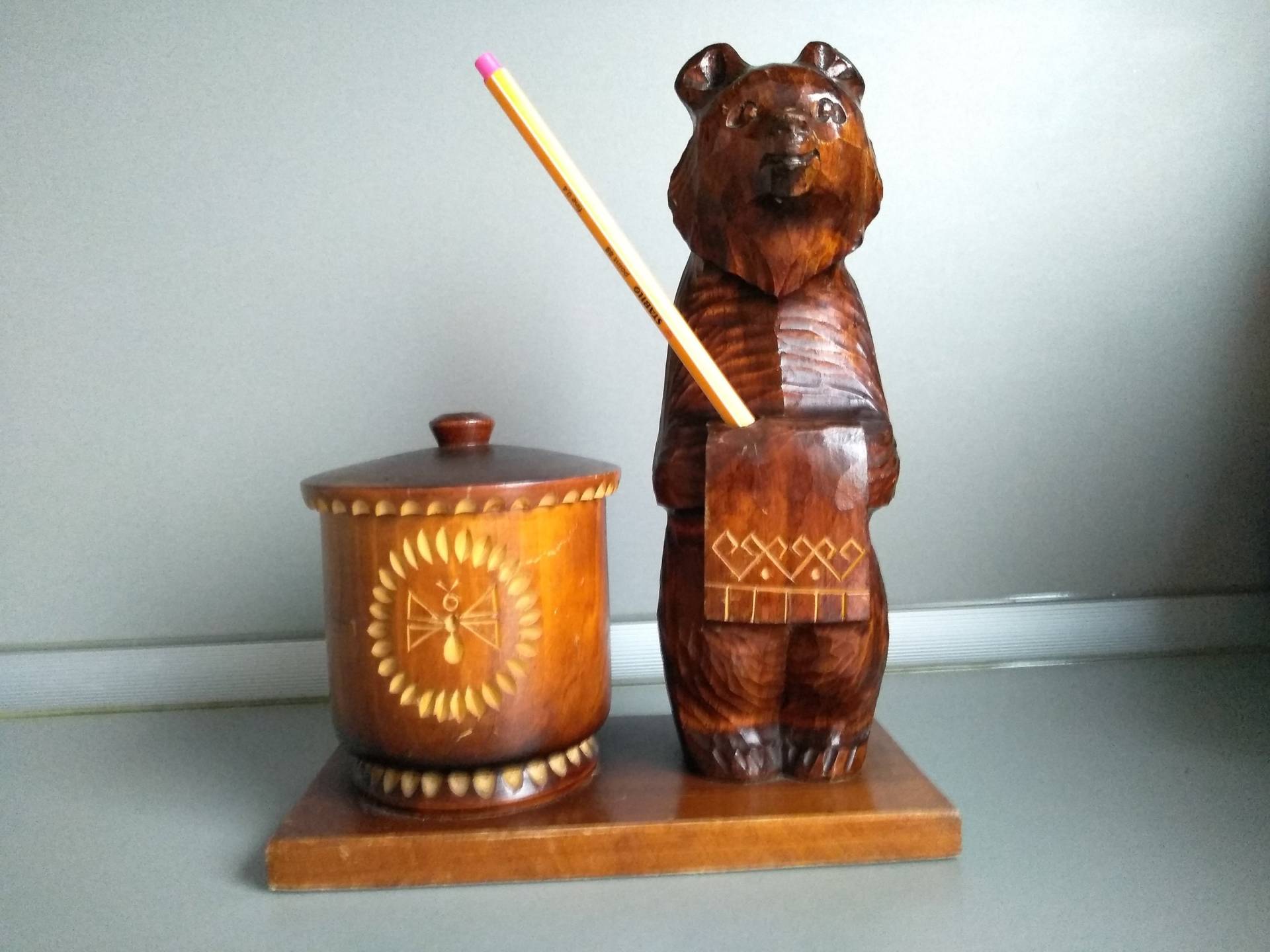 Vintage Holzkiste Mit Bär - Handgemachte Vintage Holzkiste Mit Bär - Handgemachte von TheVINTAGEShopBG
