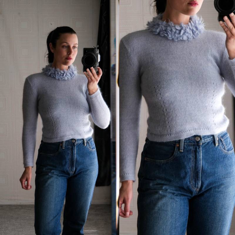 Vintage 90Er Jahre Jacques Fath Paris Periwinkle Mohair Strickpullover Mit Lockigem Mock Kragen | Hergestellt in Frankreich 1990Er Designer Pullover von TheVault1969