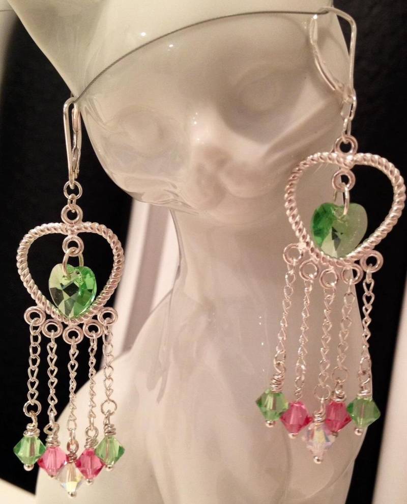 sterling Silber Und Swarovski-Kristall-Herz-Ohrringe Auf Suspendiert Abgestufte Ketten sterling Silber Und Swarovski-Kristall-Herz-Ohrringe Auf Suspendiert Abgestufte Ketten von TheVeryBusyBeader
