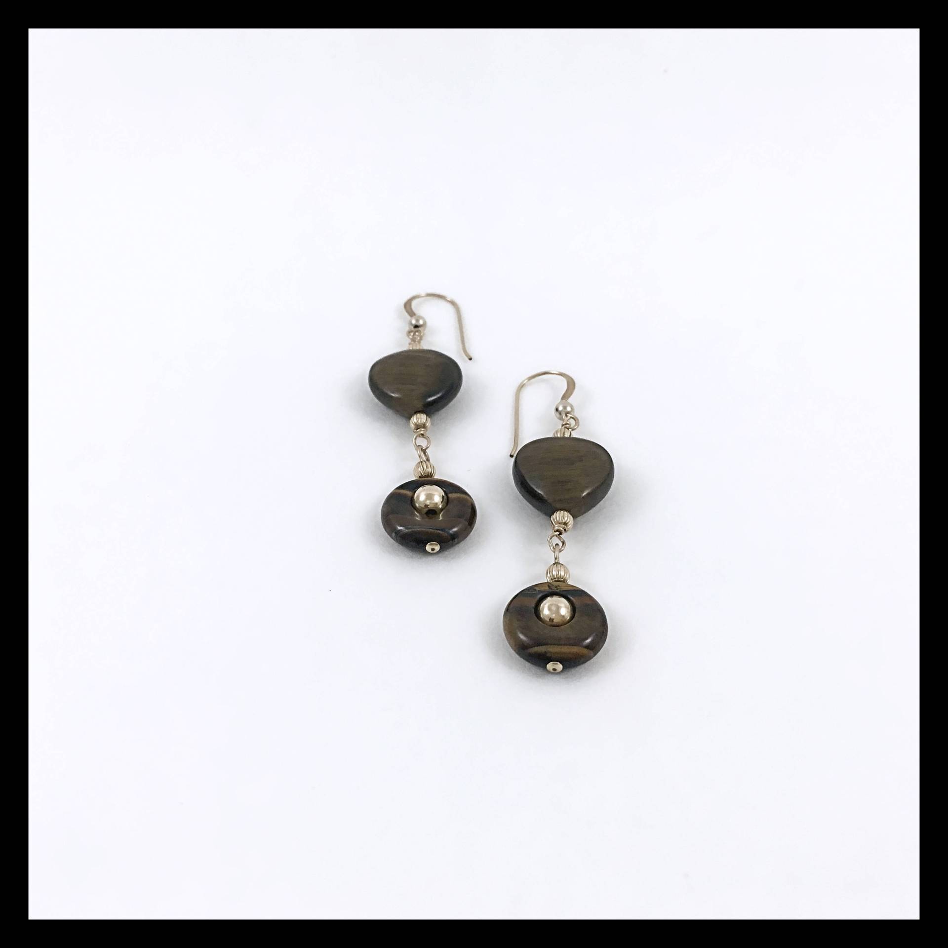 Braun Gelbliche Tigerauge Ohrringe Aus 14 Kt Gold Filled Draht, Perlen Und Haken. Stein Mit Fill Elementen Braun Gelbliche Tigerauge Ohrringe Aus 14 Kt Gold Filled Draht, Perlen Und Haken. Stein Mit Fill Elementen von TheVictoryCollection