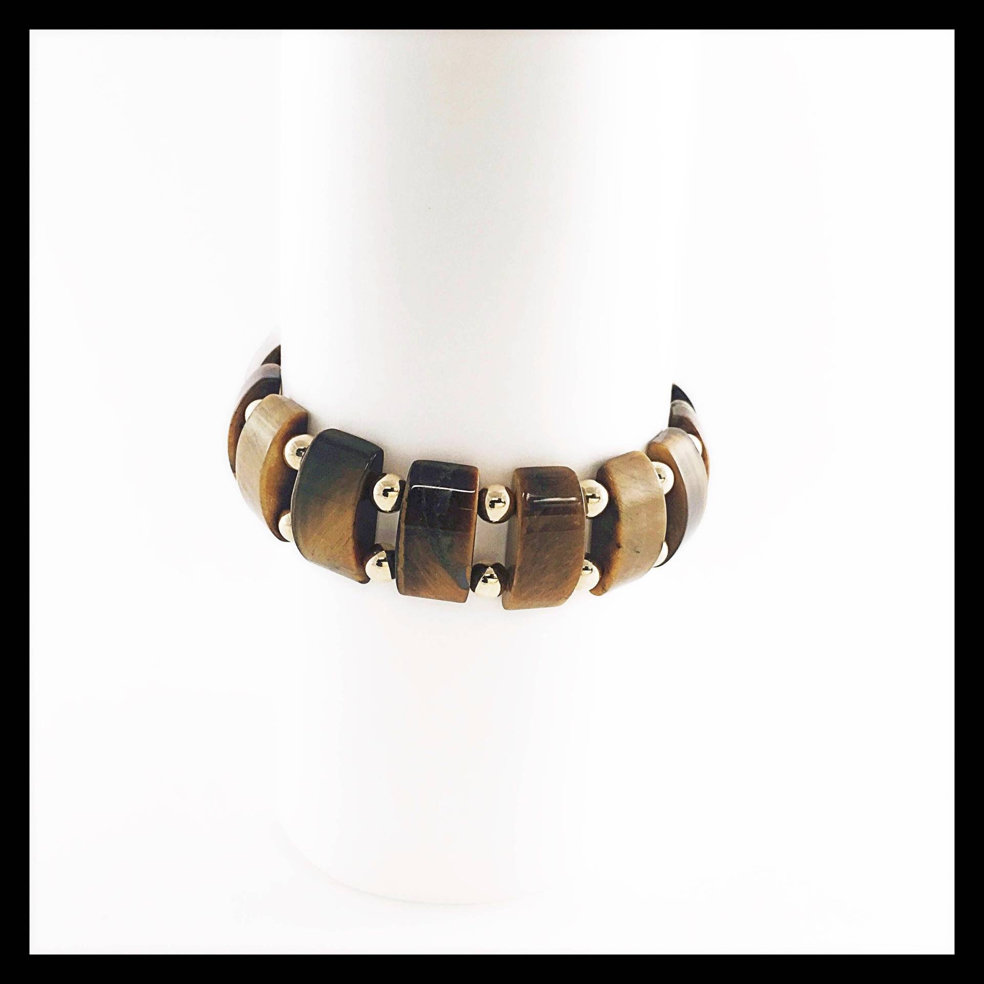Ein Armband Mit Natürlichen Tigerauge Steinen Und 14 Kt Gold Filled Perlen. Dunkle Helle Schattierungen Von Braun Erde Steine Ein Armband Mit Natürlichen Tigerauge Steinen Und 14 Kt Gold Filled Perlen. Dunkle Helle Schattierungen Von Braun Erde Steine von TheVictoryCollection