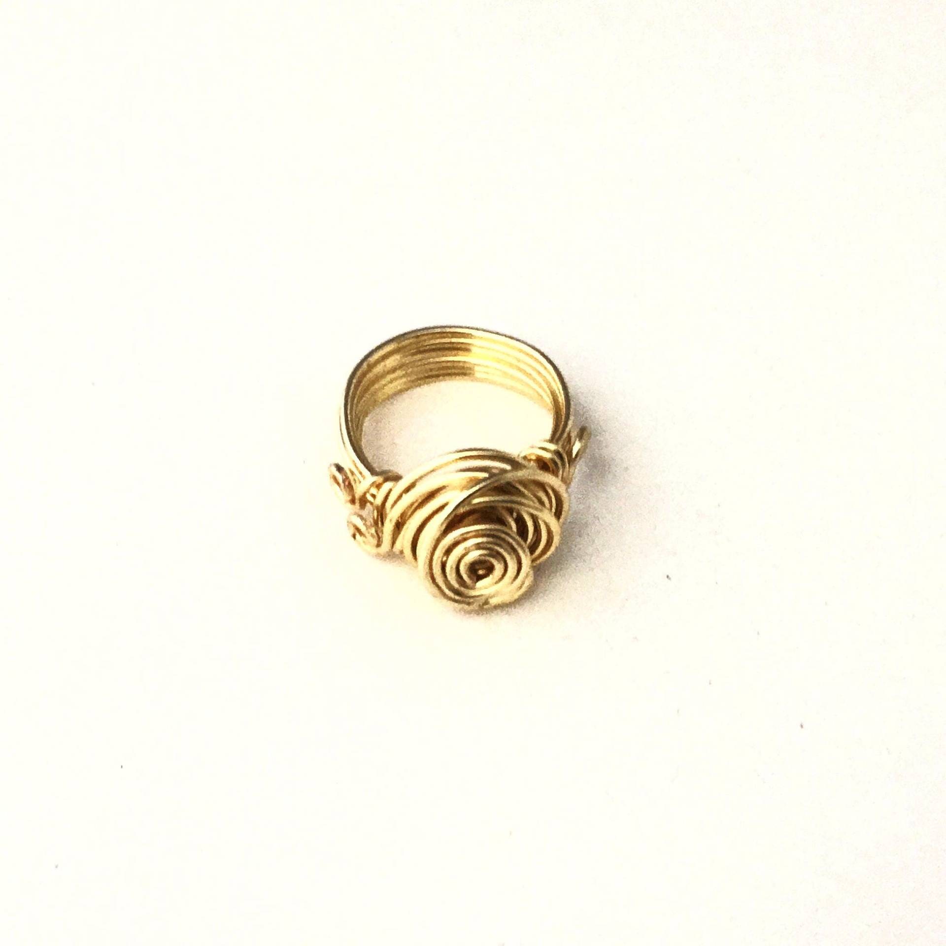 Gold Spiralen Ring, Handgemacht Verdrahteter Handschmeichler Kupfer Spiral Einzigartiger Ring Gold Spiralen Ring, Handgemacht Verdrahteter Handschmeichler Kupfer Spiral Einzigartiger Ring von TheVictoryCollection