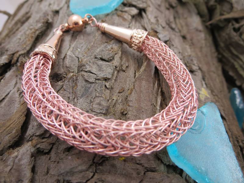 Rose Gold Handgefertigt Viking Knit Armband von TheVikingsWife