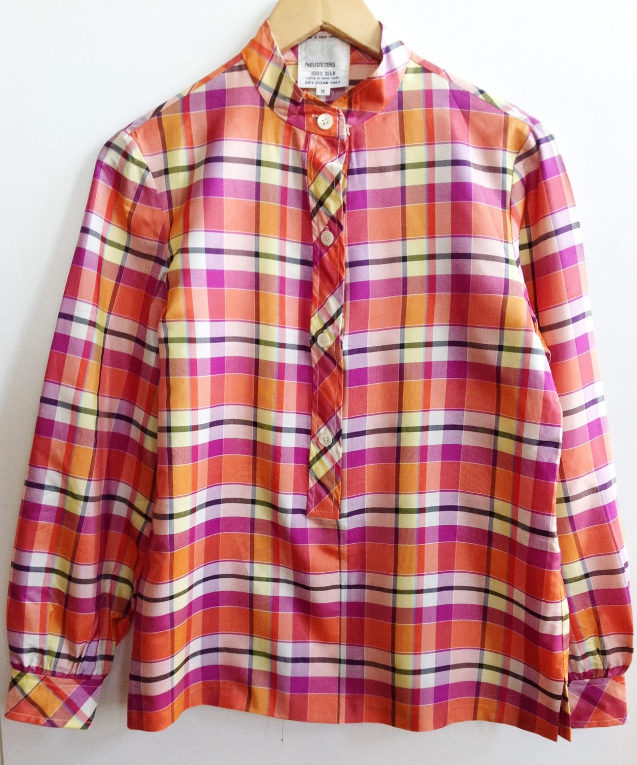 Jahrgang 1970Er Jahre Popover Seidenhemd Mit Passendem Gürtel/Grösse M Jahrgang 1970Er Jahre Popover Seidenhemd Mit Passendem Gürtel/Grösse M von TheVintageAlchemy