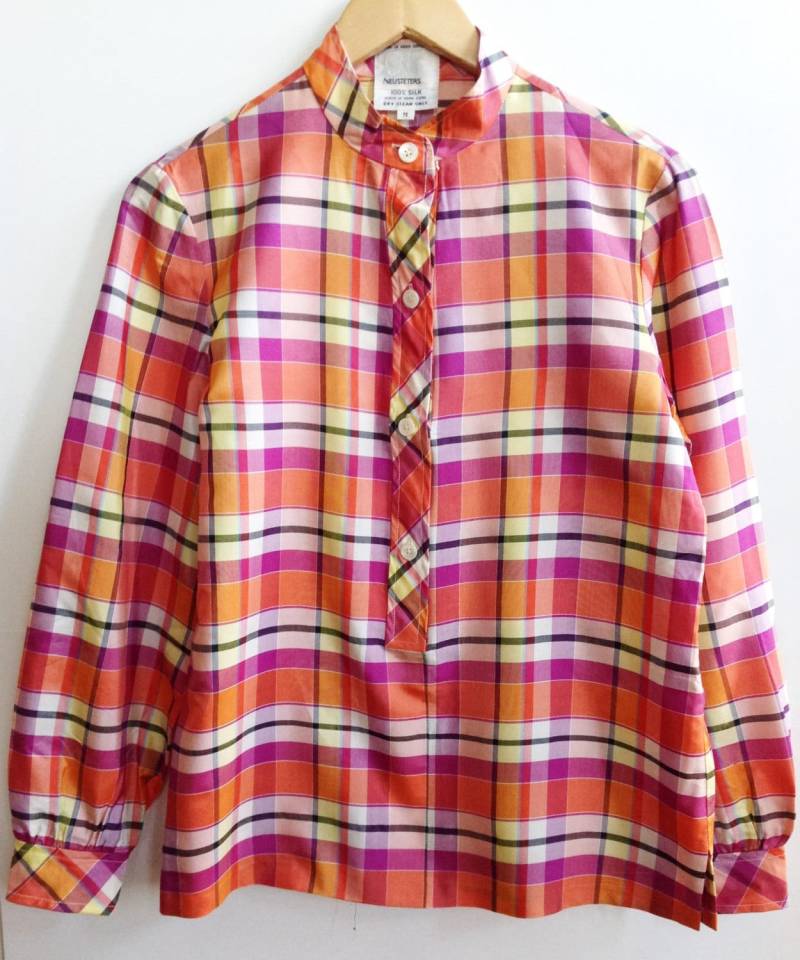 Jahrgang 1970Er Jahre Popover Seidenhemd Mit Passendem Gürtel/Grösse M Jahrgang 1970Er Jahre Popover Seidenhemd Mit Passendem Gürtel/Grösse M von TheVintageAlchemy