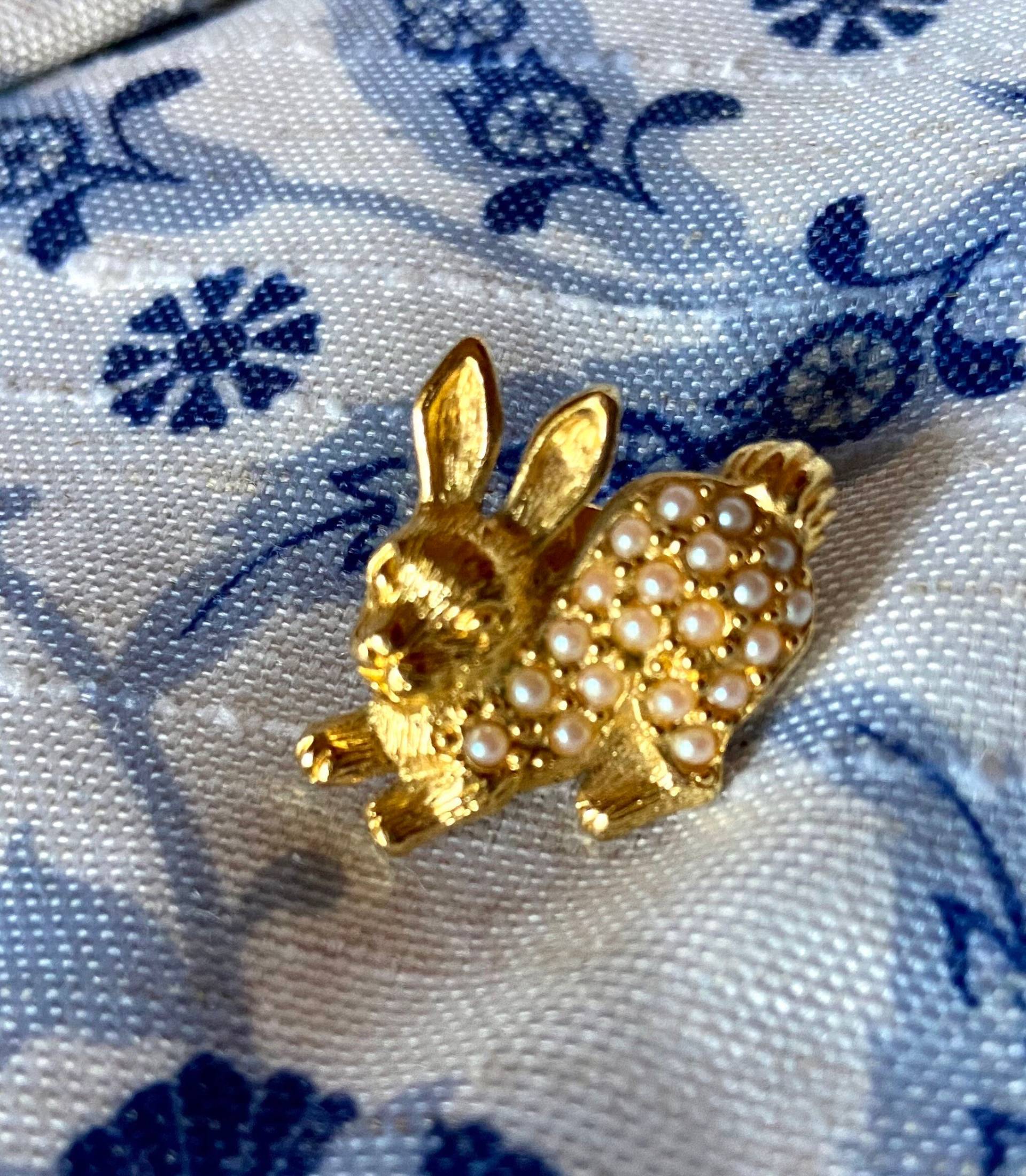 Hasen Brosche in Perlen Und Gold Vintage Avon Anstecknadel Selten von TheVintageCurve