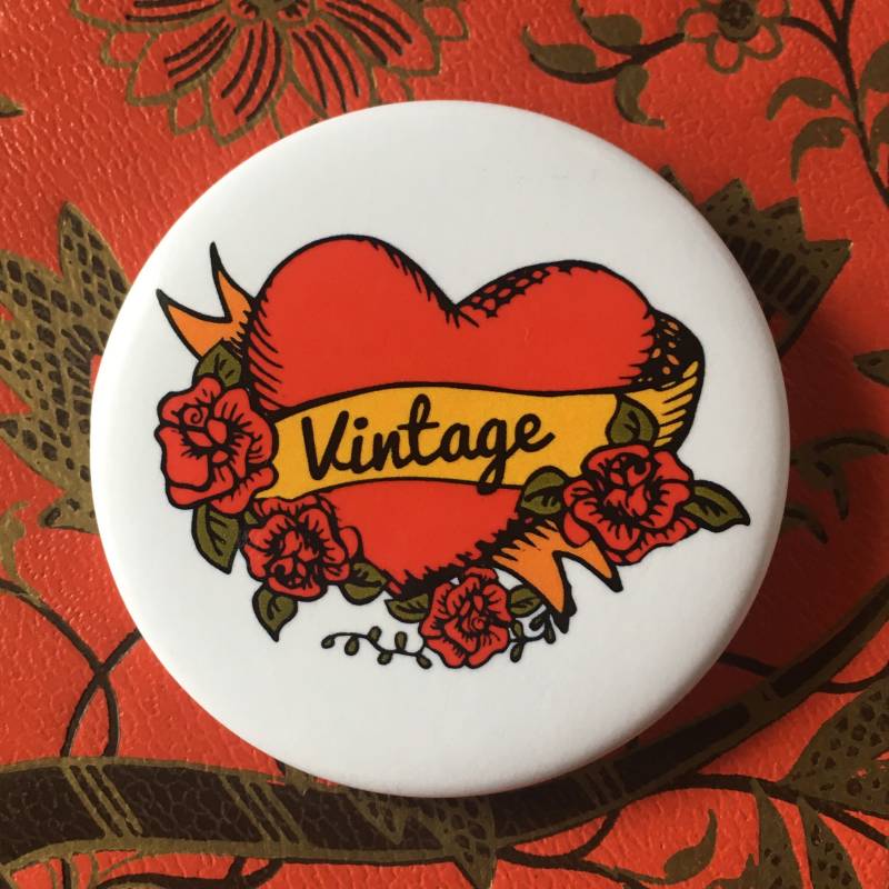 Vintage Love Button Pin Von Richarme Vintage Love Button Pin Von Richarme von TheVintageCurve
