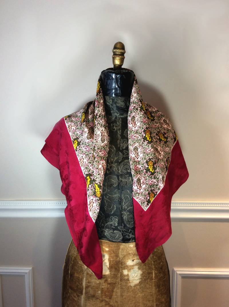 Vintage Seide Schal Große Shiraz Burgund Mit Moos Grün Abstrakte Motiv/Kopftuch Halstuch Muttertagsgeschenk von TheVintageDomain