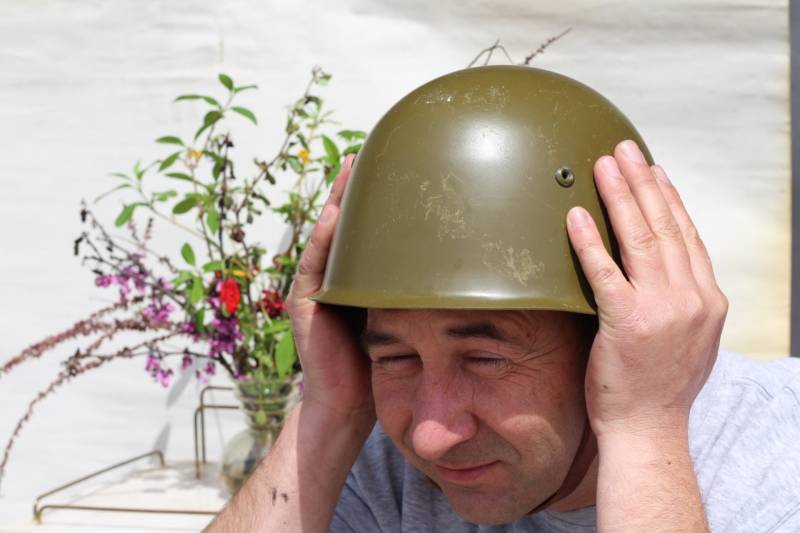 Vintage Udssr Militär Helm, Grüner Metall Hut | Größe M von TheVintageEurope