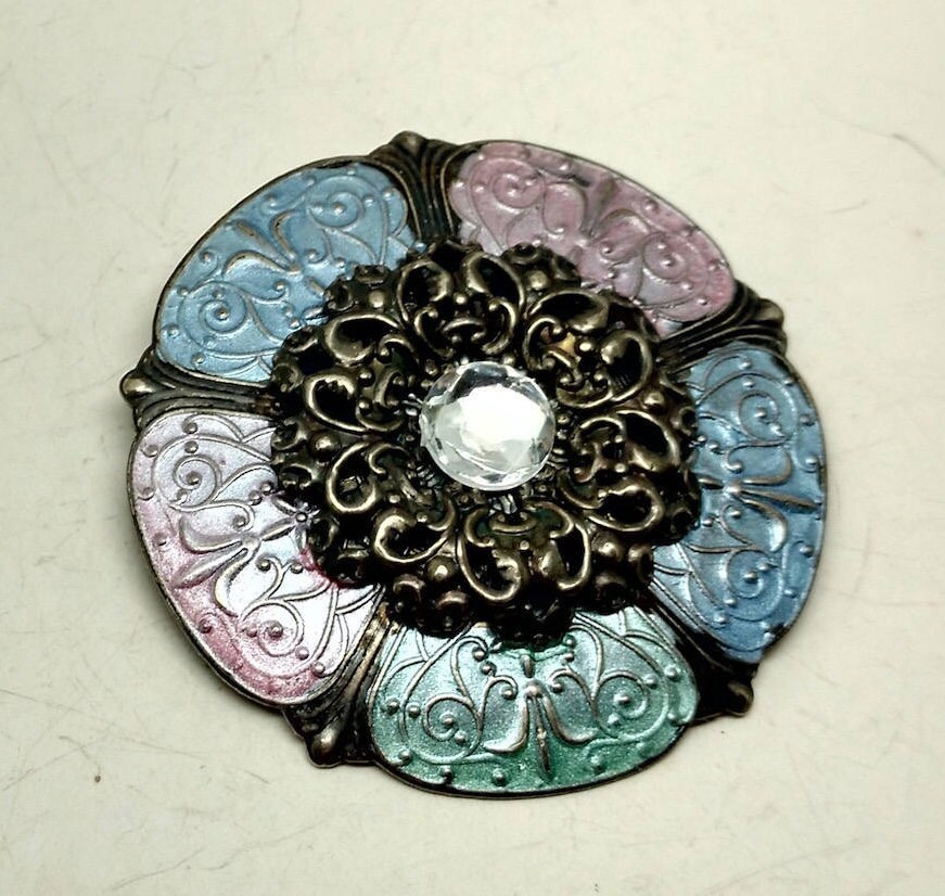 Große Vintage Multi-Color Pastell Geprägt Blume Brosche Große Vintage Multi-Color Pastell Geprägt Blume Brosche von TheVintagePinShop
