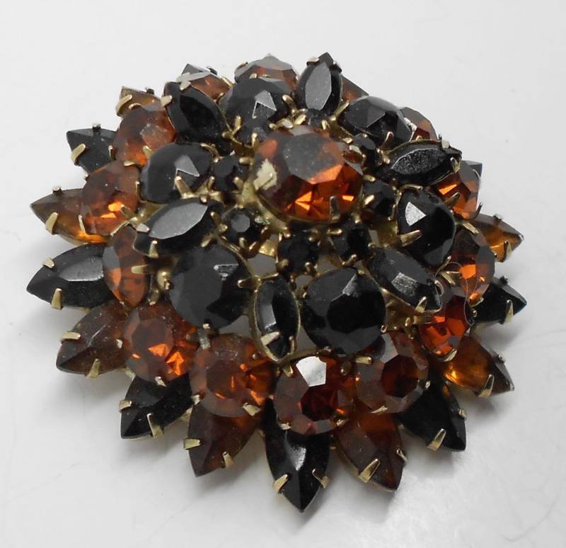 Preis Reduziert Große Vintage Delizza Und Elster Geschichtet Topas/Rootbeer Prong-Set Navette Strass Blume Brosche von TheVintagePinShop