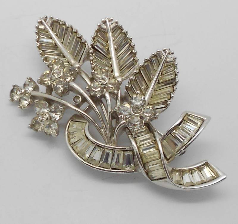 Seltene Vintage Pennino Strass Baguette Brosche von TheVintagePinShop