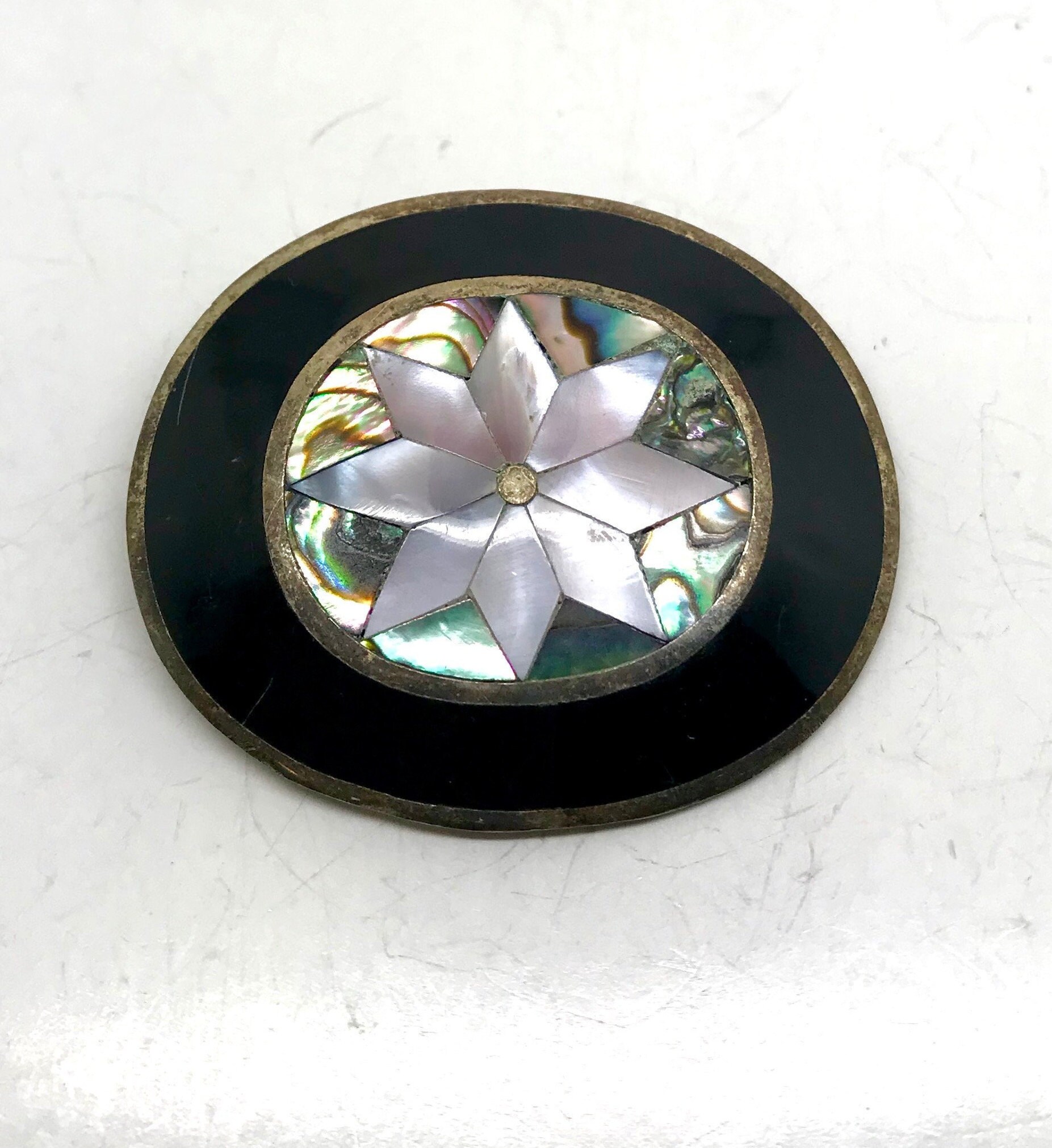 Vintage Abalone/Perlmutt Blumen Brosche Von Alpaca Mexico Vintage Abalone/Perlmutt Blumen Brosche Von Alpaca Mexico von TheVintagePinShop