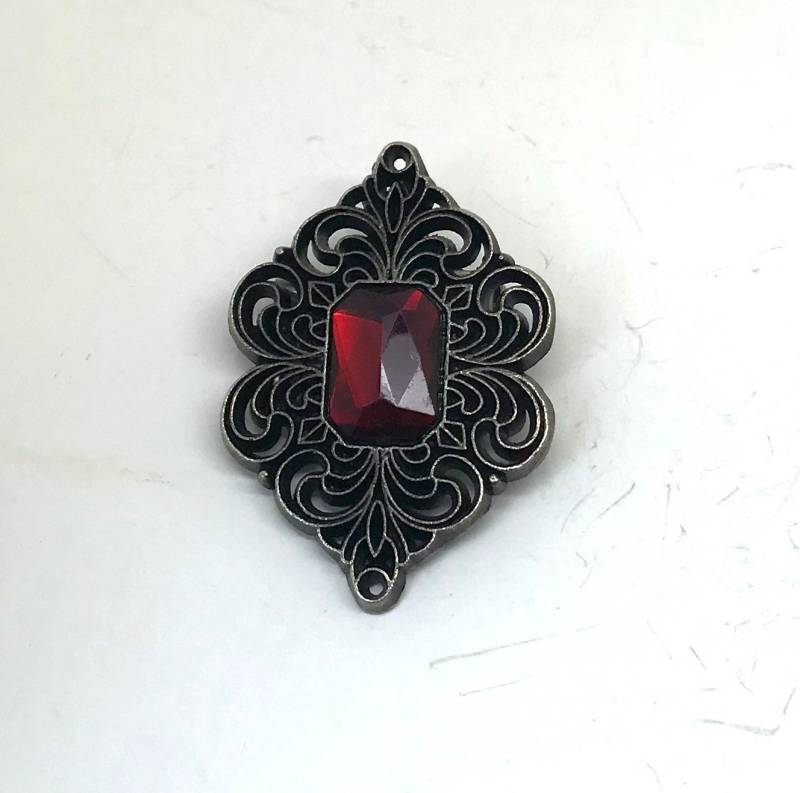 Vintage Filigranen Blättern Rot Strassbrosche von TheVintagePinShop