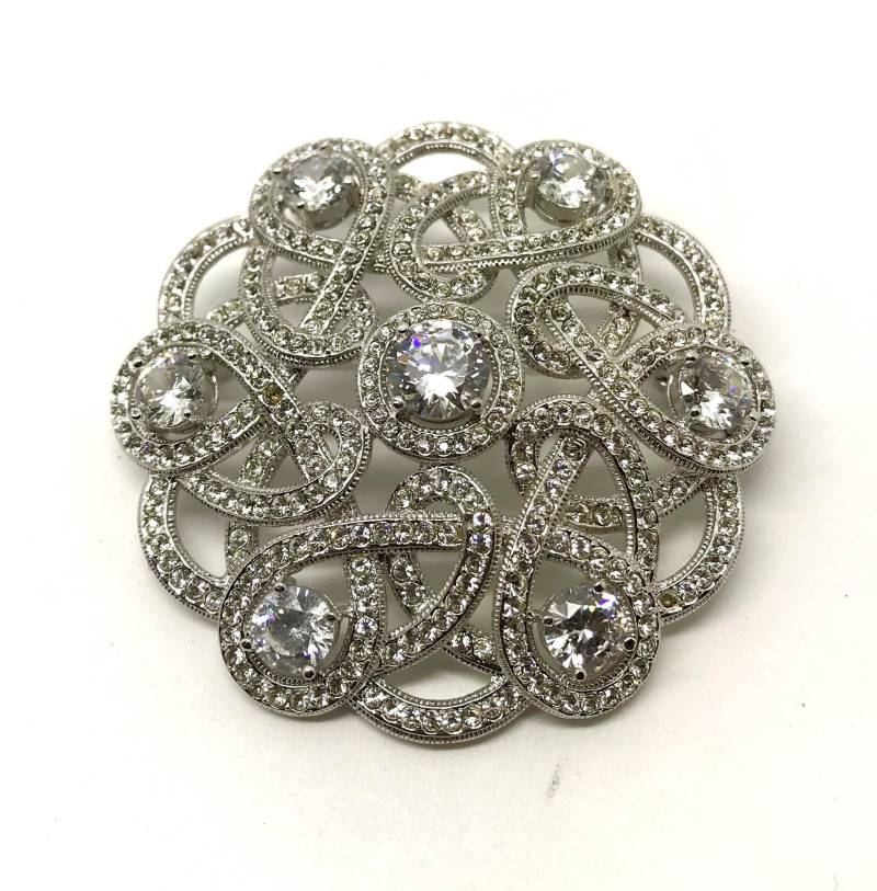 Vintage Große Silber Ton Und Klar Strass Rosette Brosche von TheVintagePinShop