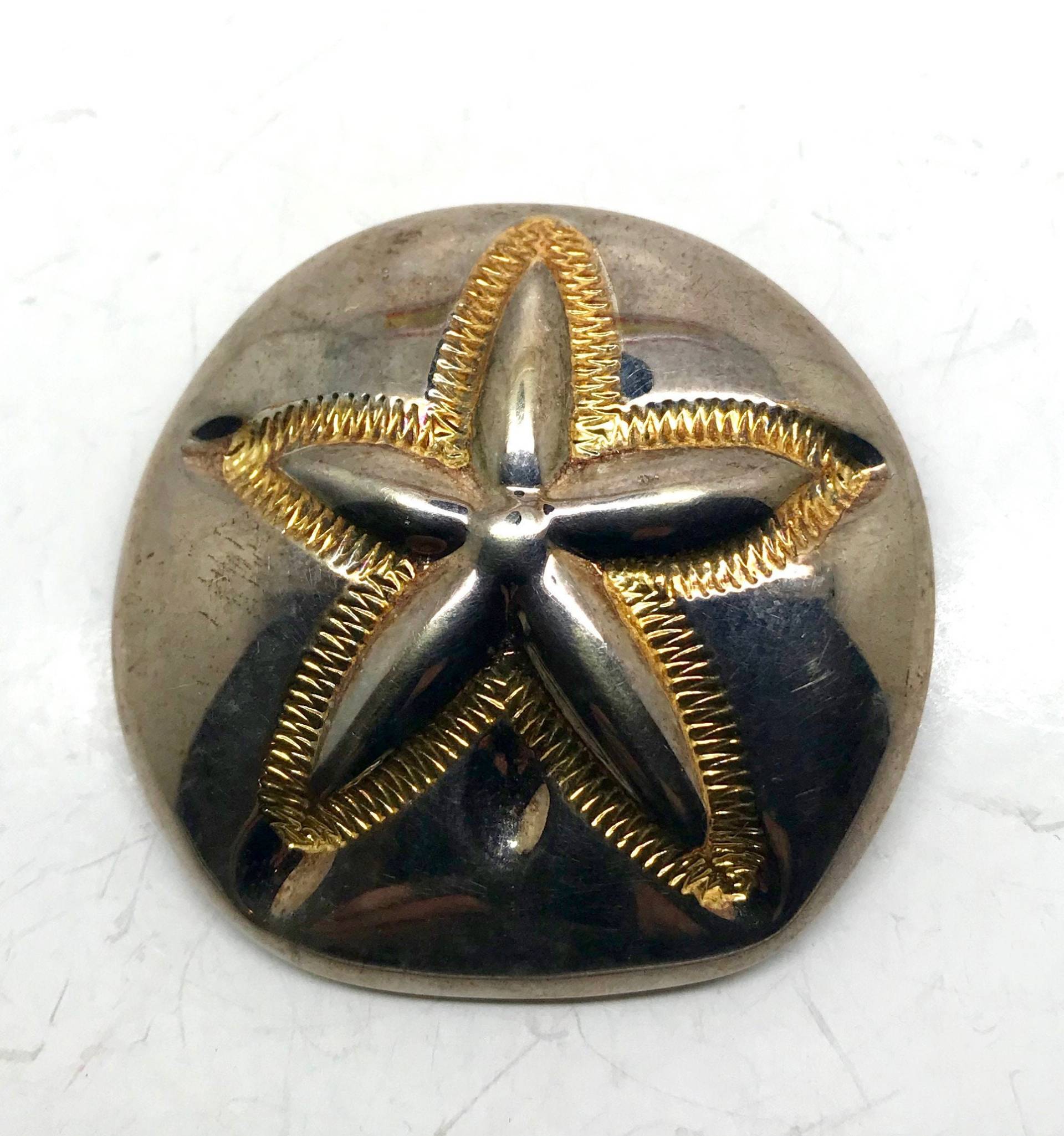 Vintage Silberton Signiert Best Sand Dollar Combo Anhänger Und Brosche Vintage Silberton Signiert Best Sand Dollar Combo Anhänger Und Brosche von TheVintagePinShop