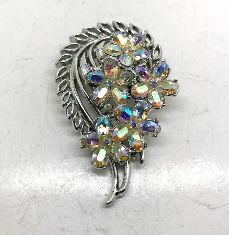 Vintage Silber Ton Und Fancy Cut Aurora Strass Blumenstrauß Brosche von TheVintagePinShop