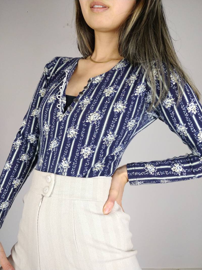 Der Blumenkörper | Vintage Marineblaue Blumen Streifen Muster Langarm Body Top Xs von TheVintageTakeaway