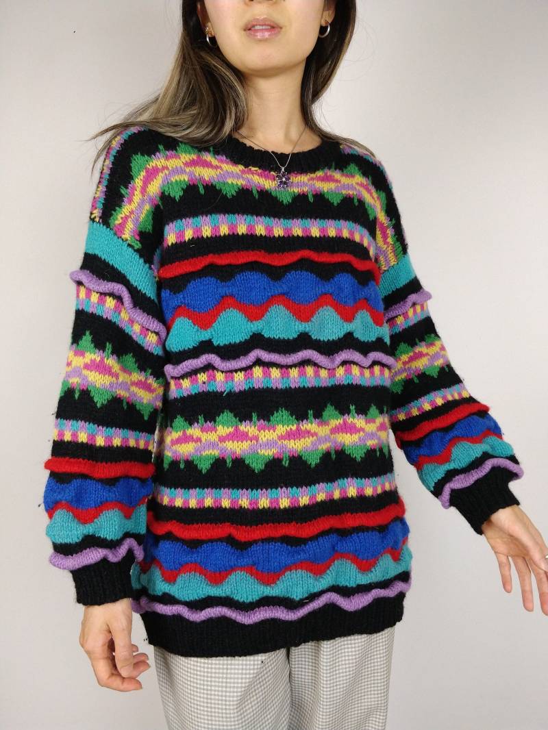 Der Verrückte Schwarze Strick | Vintage Strickpullover Pullover Strukturmuster Schwarz Rot Blau Lila Winter S-M von TheVintageTakeaway