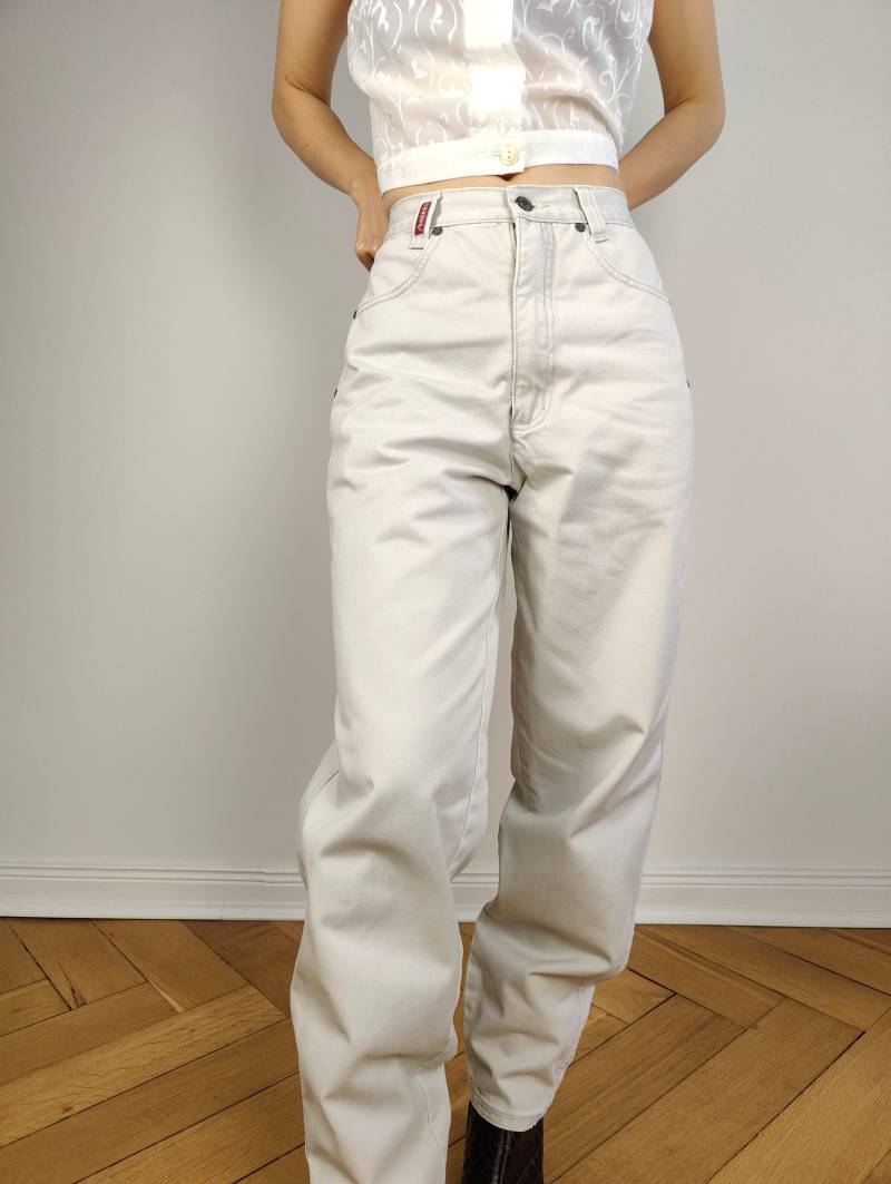 Die Weiß Graue Baumwoll Mom Hose | Vintage Janet By Annabelle High Waist Jeans Relaxed Fit 30/30 M von TheVintageTakeaway